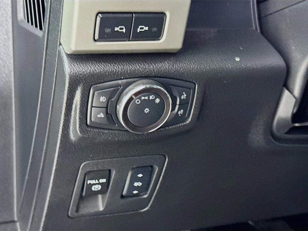 Used 2018 Stone Gray Ford Lariat image 12