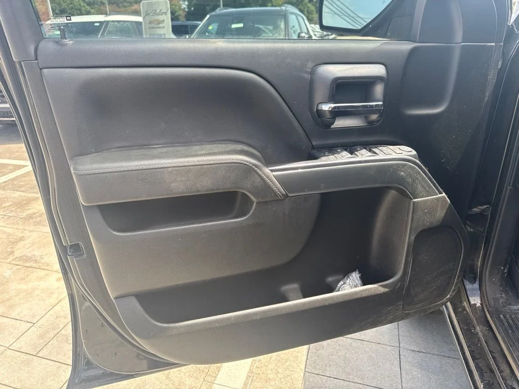 Used 2018 Black Chevrolet LT image 7