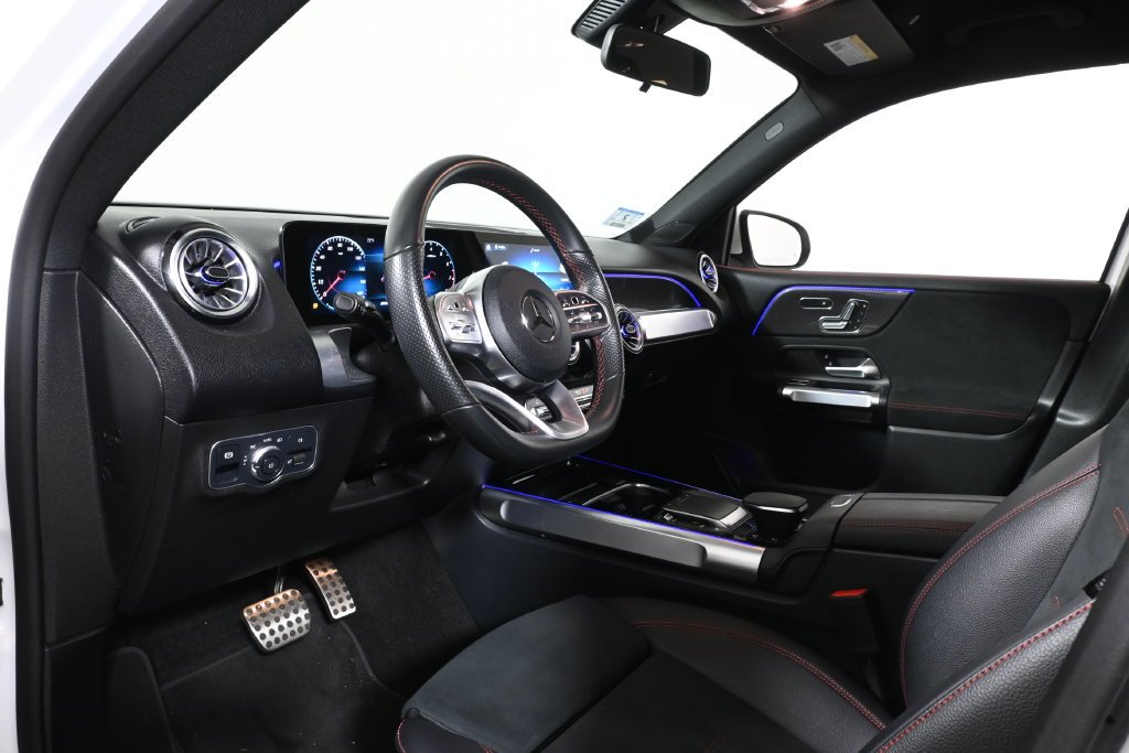 Used 2022  Mercedes-Benz GLB 35 AMG® image 4
