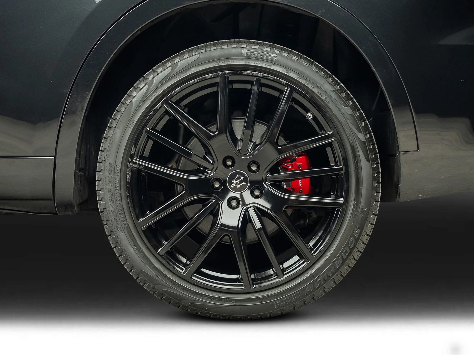 Used 2022 Gray Maserati Modena image 28