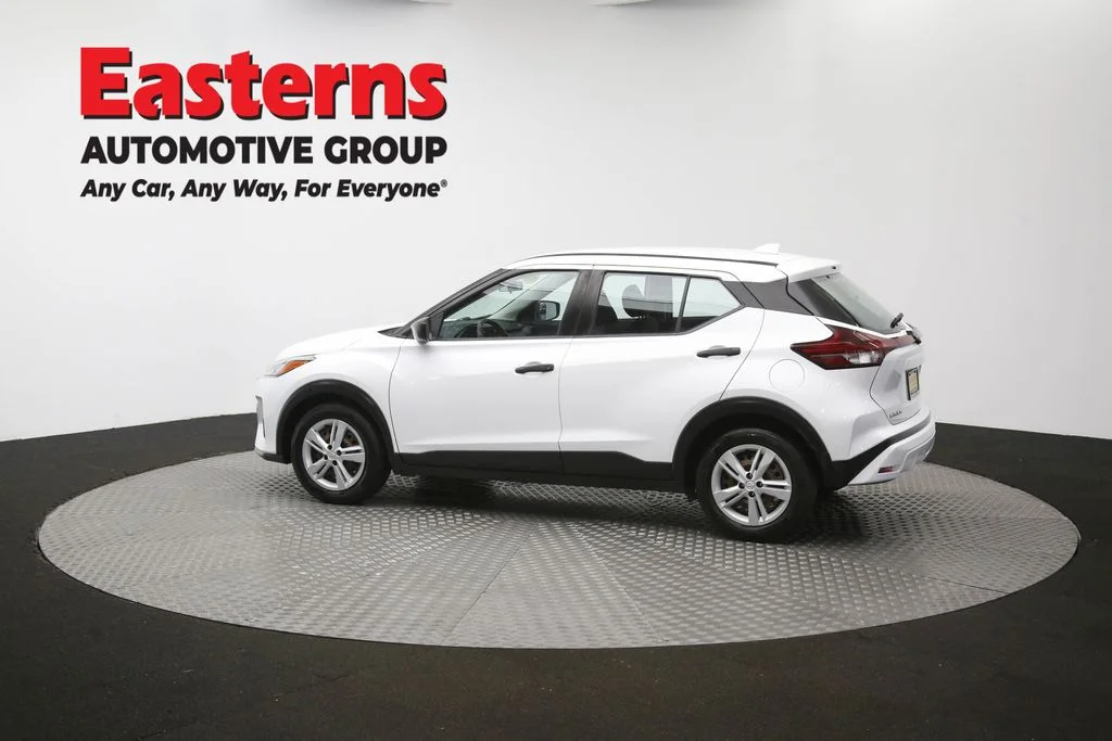 Used 2022 White Nissan S image 60