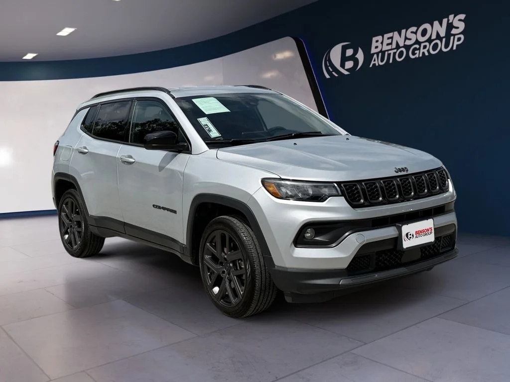 Used 2026 Silver Jeep Latitude image 7