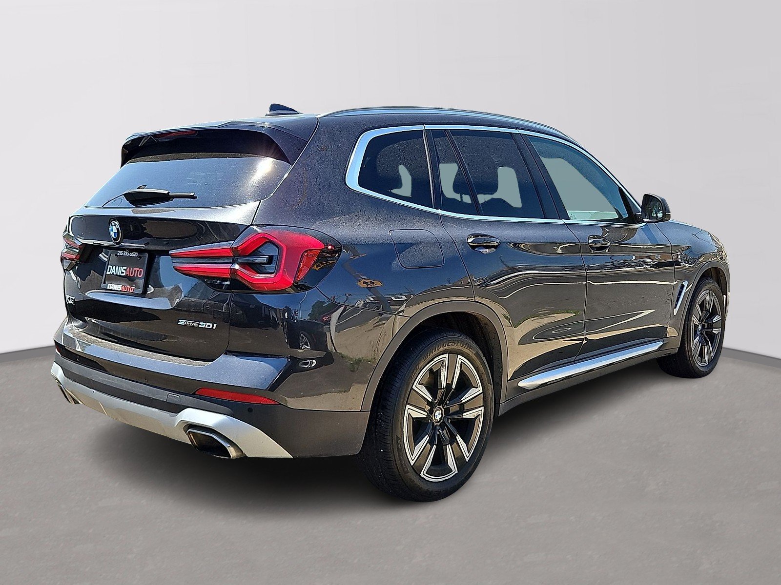Used 2022 Dark Graphite Metallic - A90 BMW sDrive30i image 5