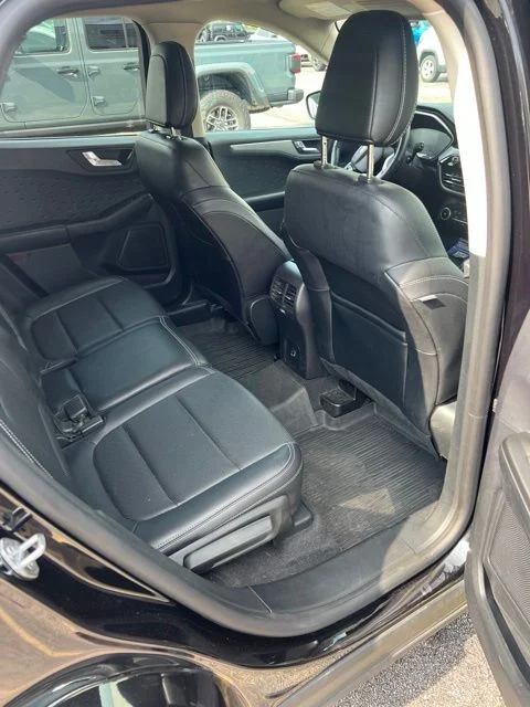Used 2020 Black Ford SEL image 7
