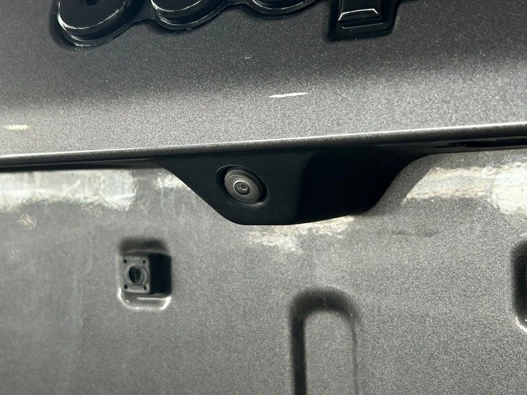 Used 2022 Granite Crystal Metallic Clearcoat Jeep Latitude image 40