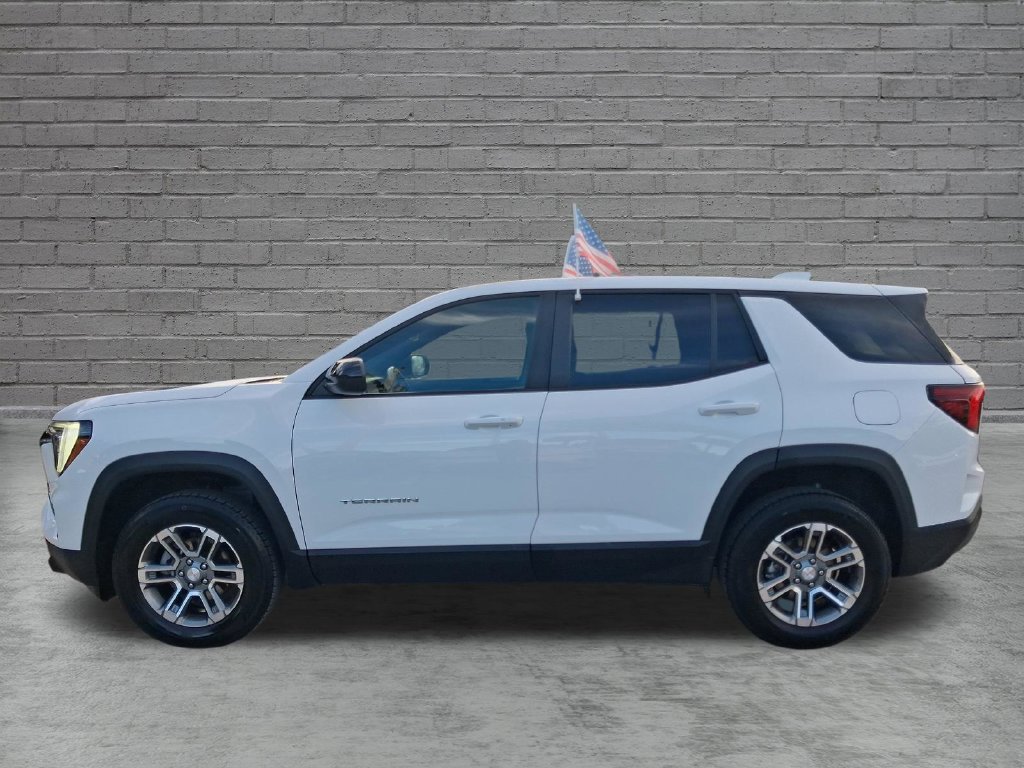 Used 2025 White GMC Elevation image 4