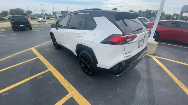 2019 Toyota RAV4 XSE - Photo 8