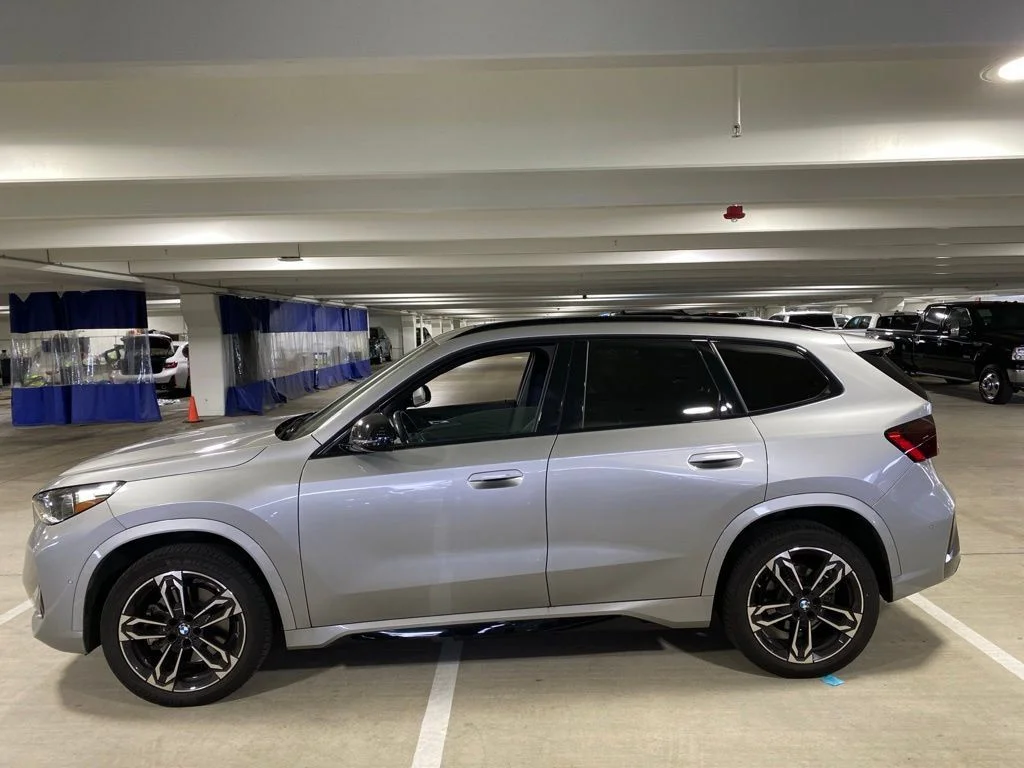 Used 2023 Silver Metallic BMW xDrive28i image 2