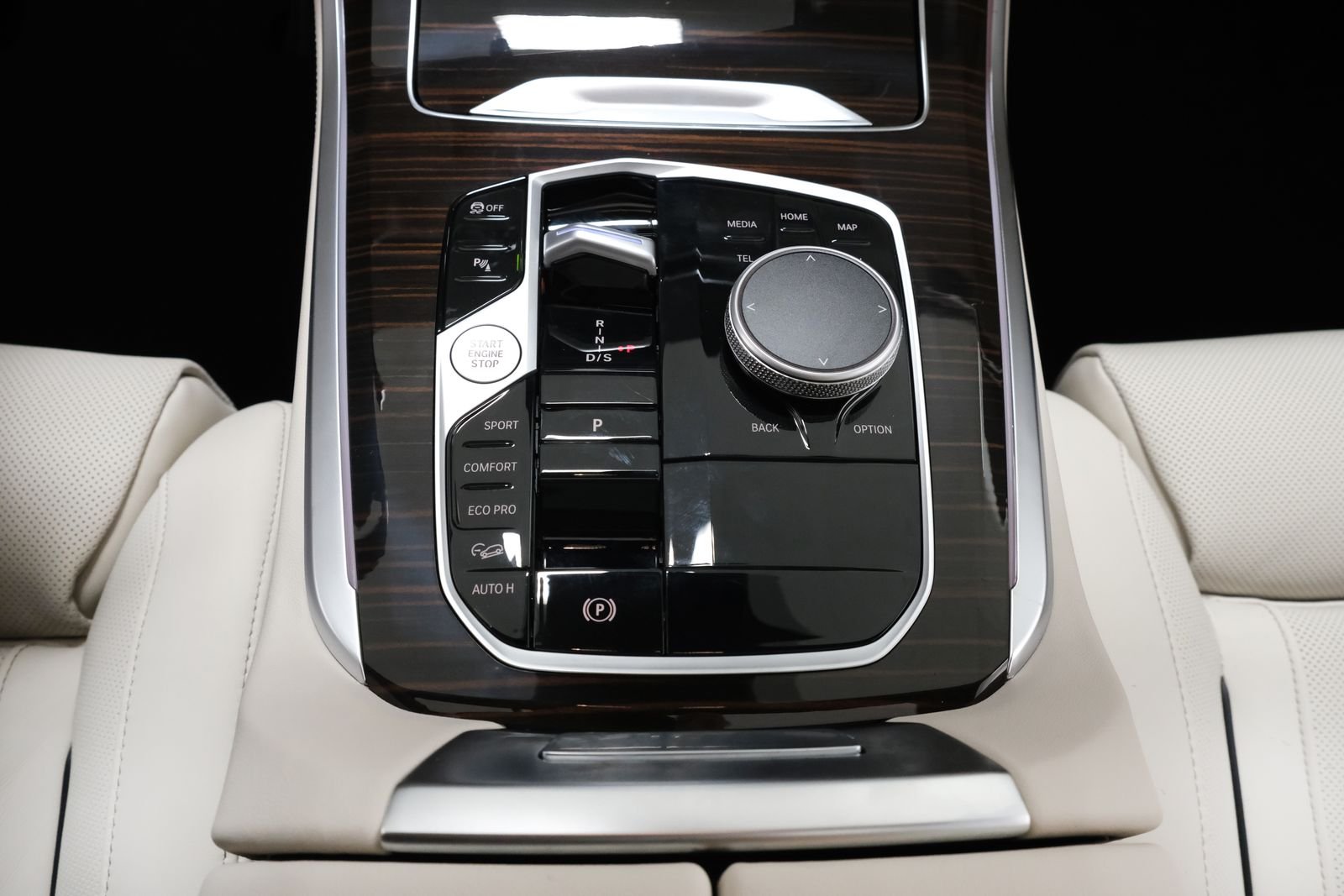 New 2026 Dravit Grey Metallic BMW xDrive40i image 37
