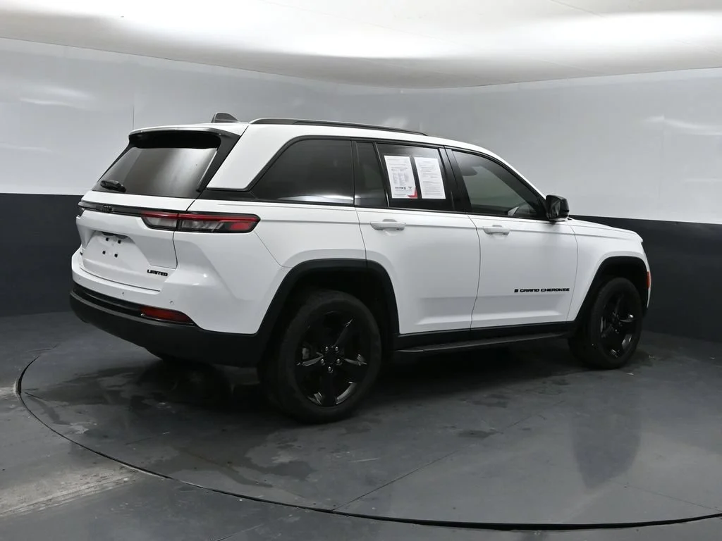 Certified Used 2023 White Jeep Limited image 2