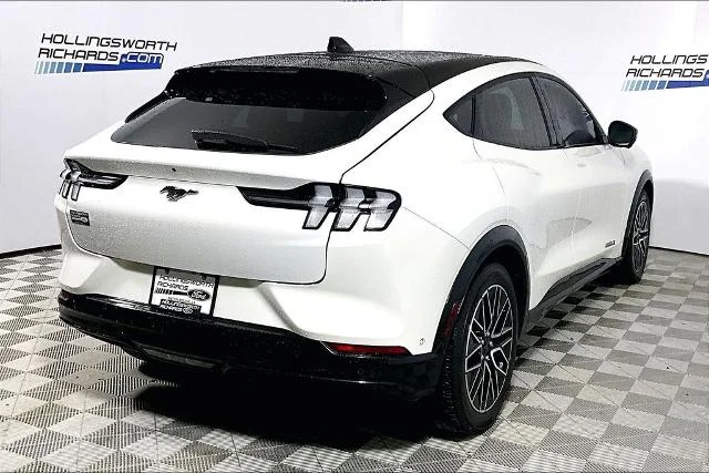 Used 2024 White Ford Premium image 35