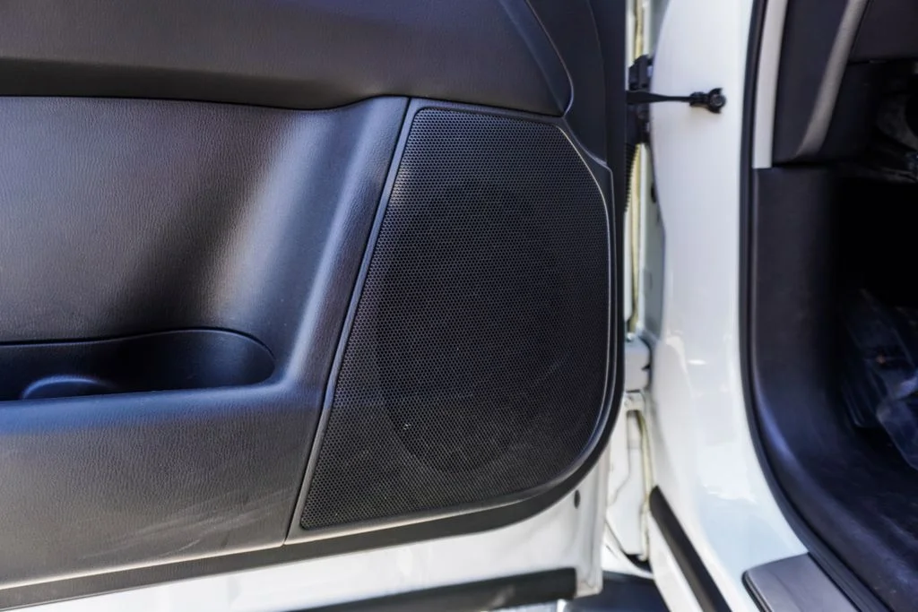 Used 2023 White INFINITI LUXE image 20