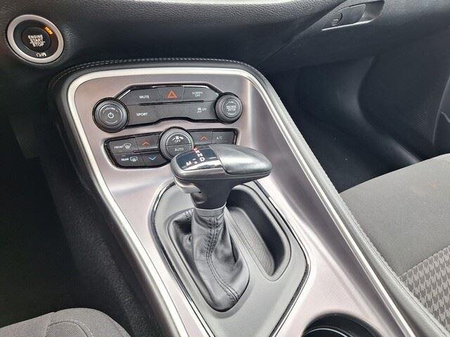 Used 2019 Granite Pearlcoat Dodge SXT image 13