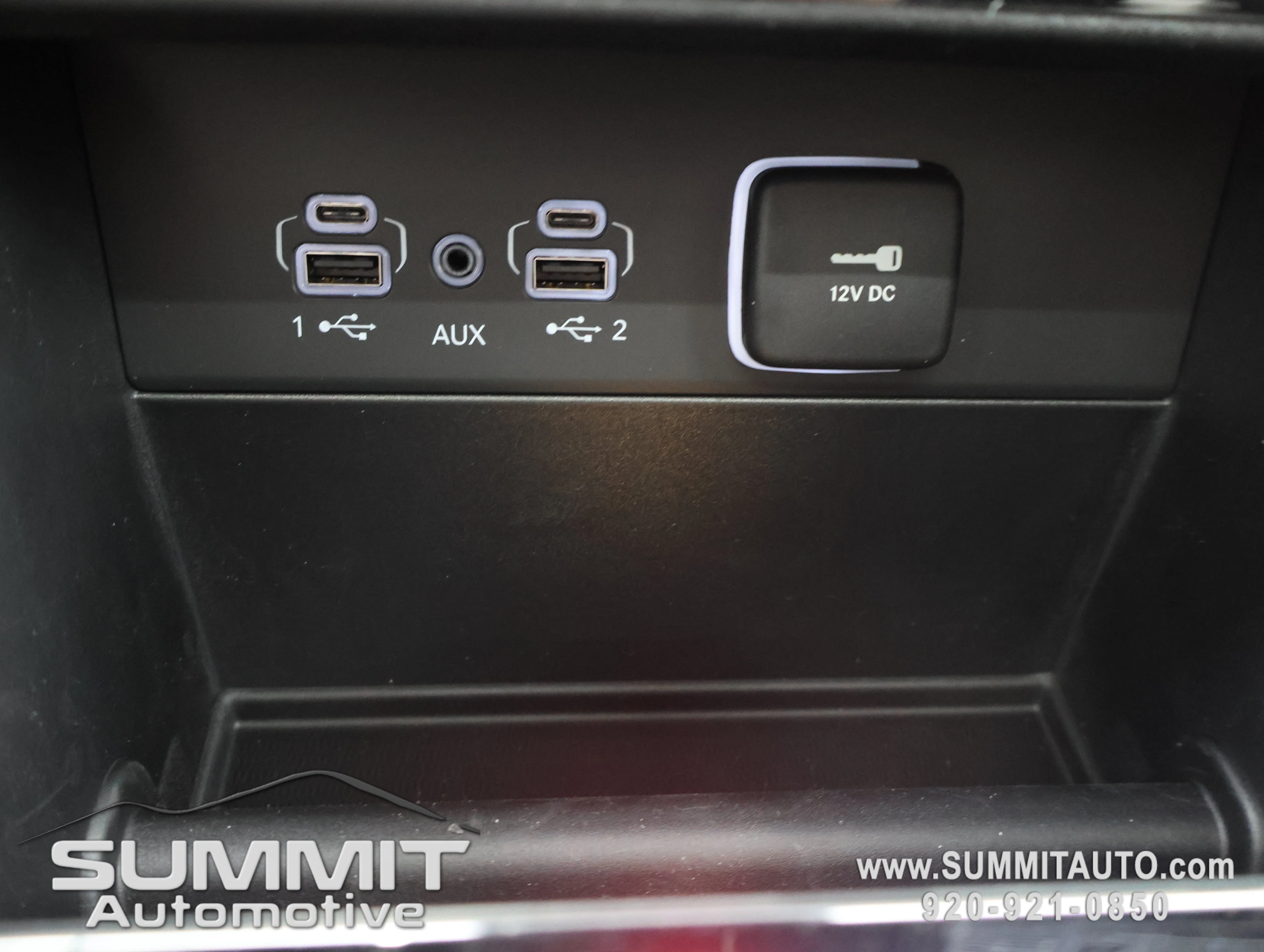 New 2026 Diamond Black Crystal Pearlcoat Jeep Limited image 52