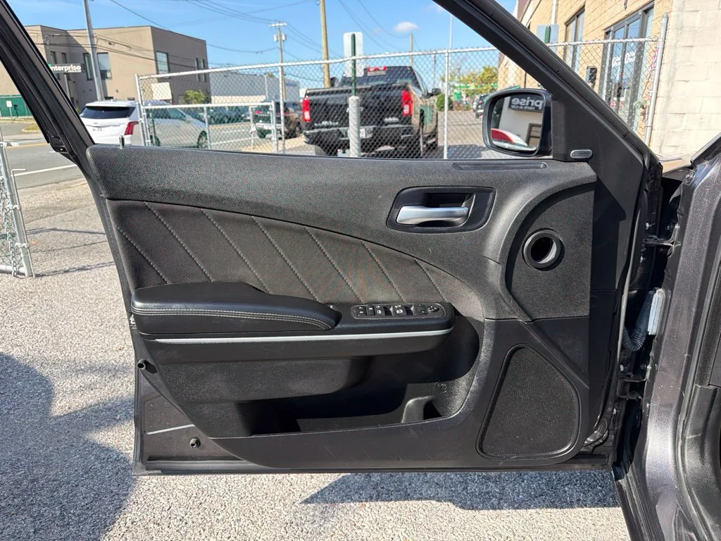 Used 2023 Gray Dodge SXT image 28