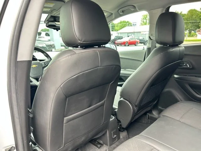 Used 2020 White Chevrolet LT image 16