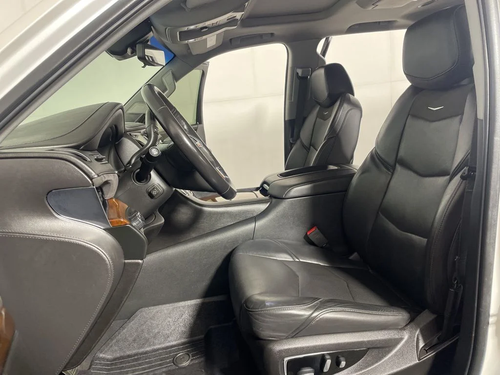 Used 2019 White Cadillac Premium Luxury image 10
