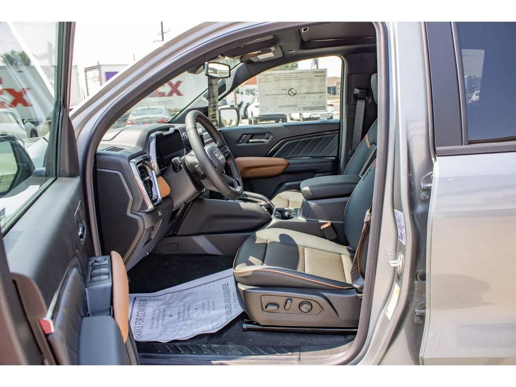 2026 GMC Canyon AT4 - Photo 30
