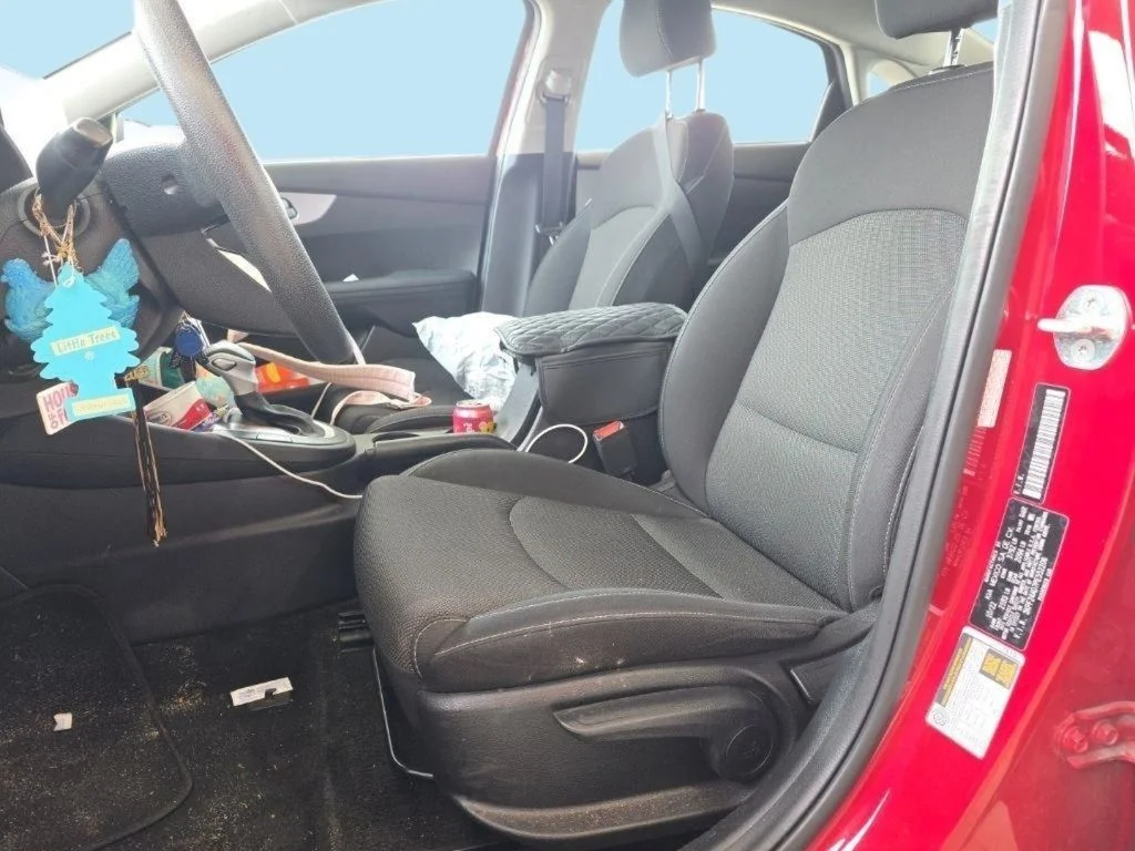 Used 2023 Red Kia LXS image 8