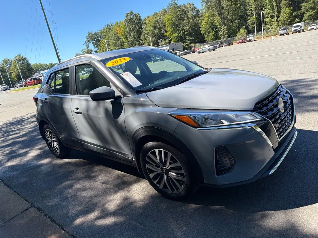 Used 2023 Gray Nissan SV image 4