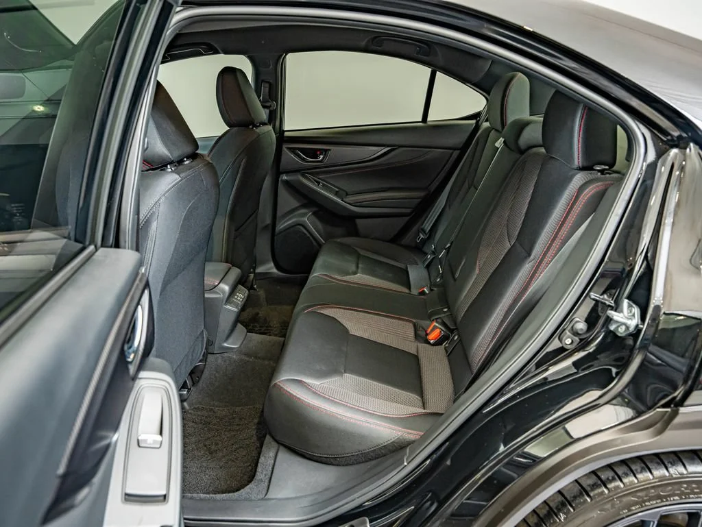 Used 2025 Crystal Black Silica Subaru Premium image 35