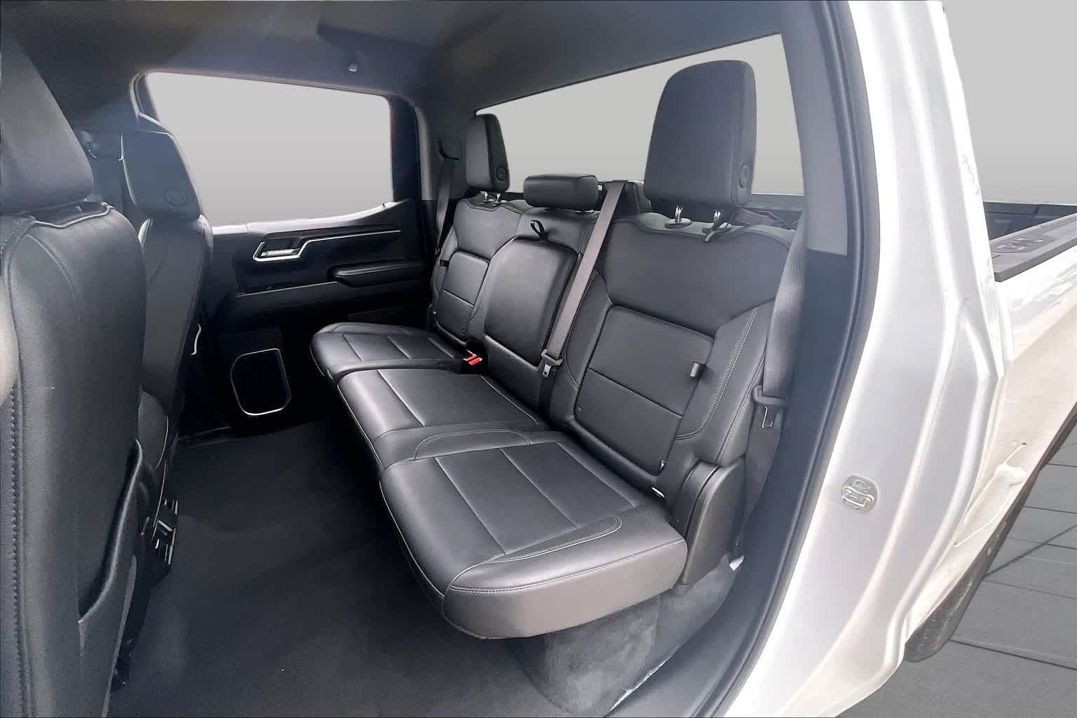 Used 2023 Sterling Metallic GMC AT4X image 21