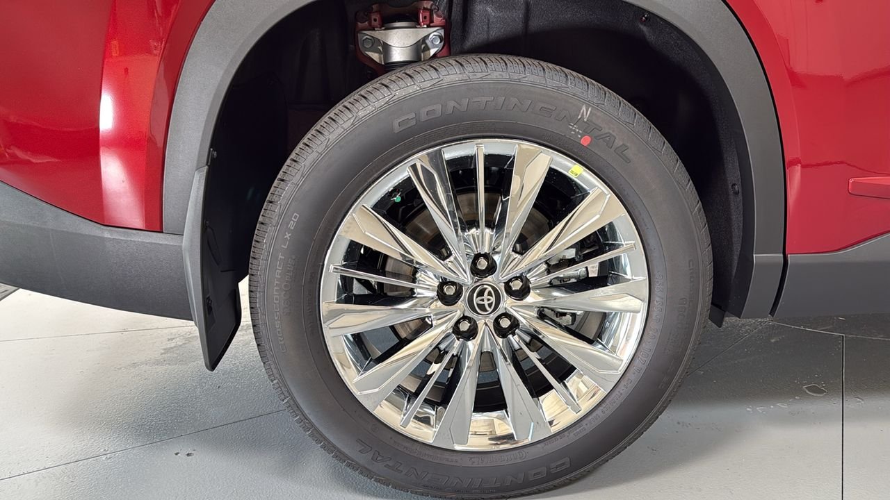New 2026 Ruby Flare Pearl <sup>1</sup> Toyota  Platinum image 23