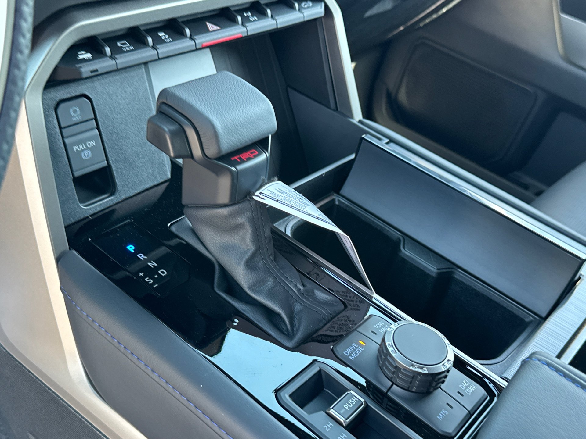 New 2026 Magnetic Gray Metallic Toyota  Platinum image 27