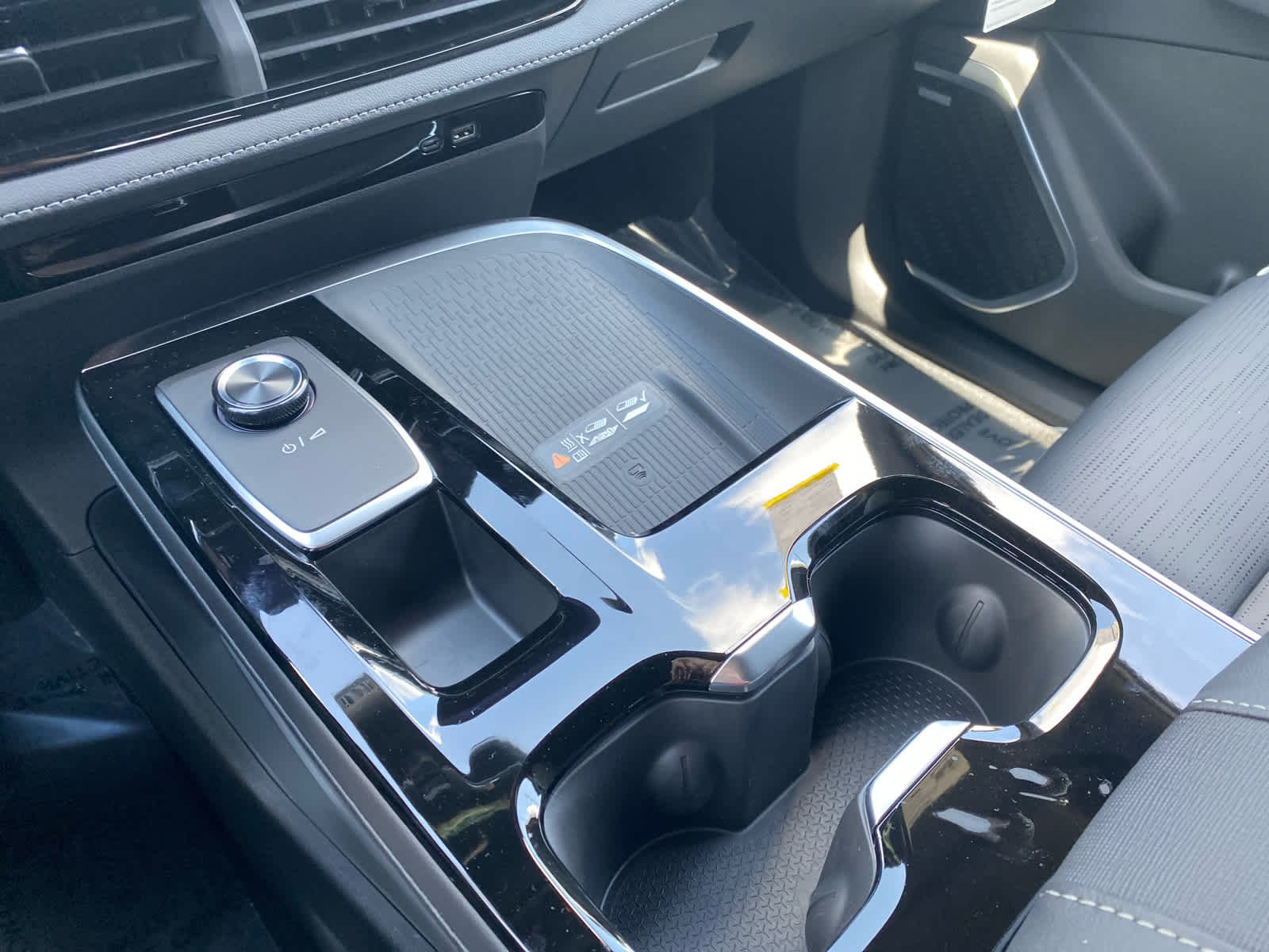 2026 Buick Enclave Sport Touring - Photo 18