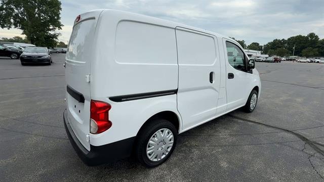 Used 2021 White Nissan S Xtronic CVT image 8