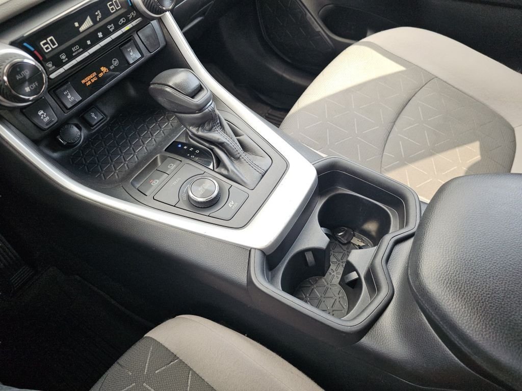 Used 2021 Pearl Toyota Hybrid XLE image 34