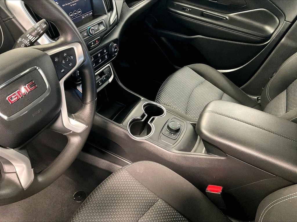 Used 2024 Downpour Metallic GMC SLE image 21
