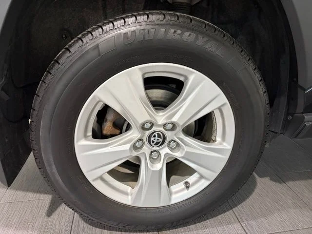 Used 2020 Black Toyota XLE image 24
