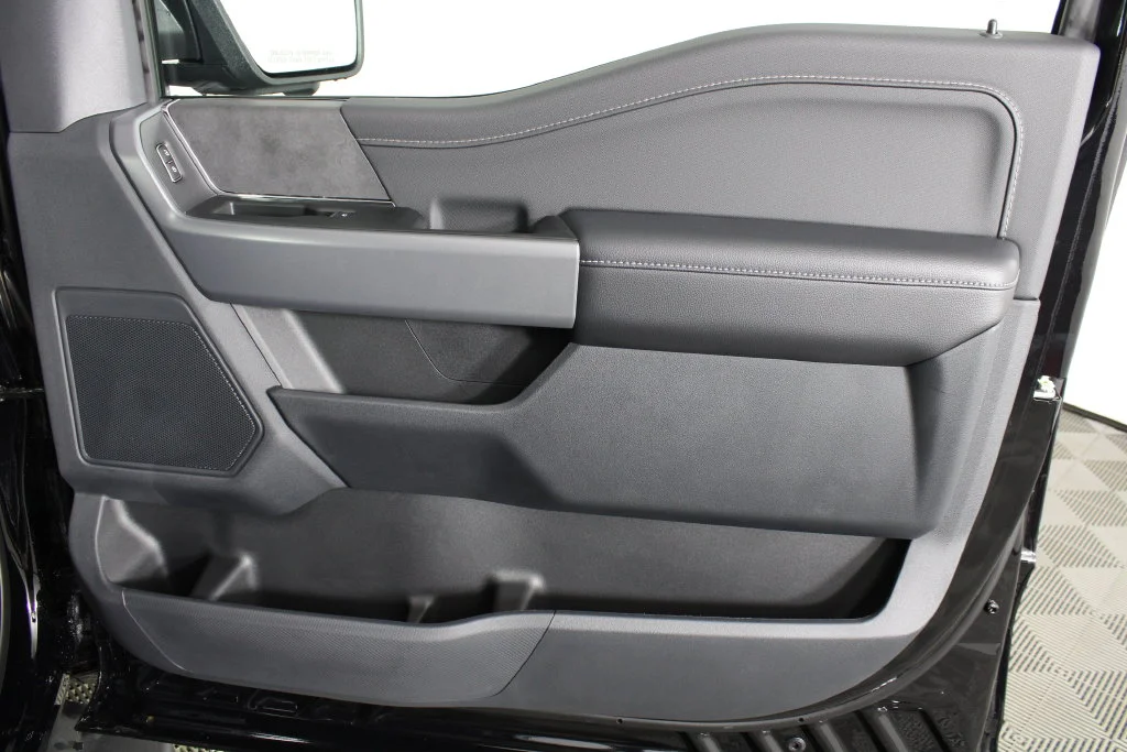 New 2026 Agate Black Metallic Ford XLT image 8