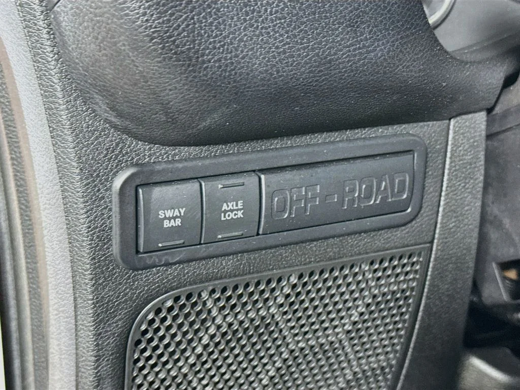 Used 2012 White Jeep Rubicon image 11