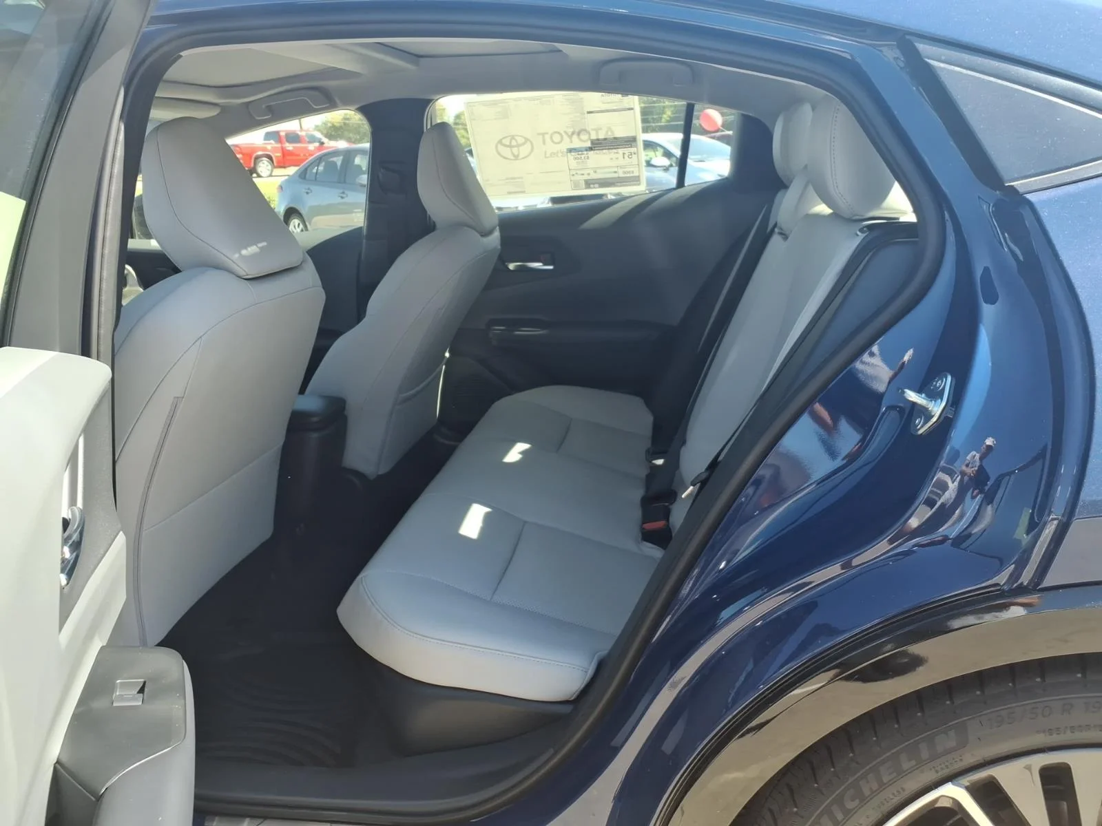 New 2027 Reservoir Blue Toyota  XLE image 18