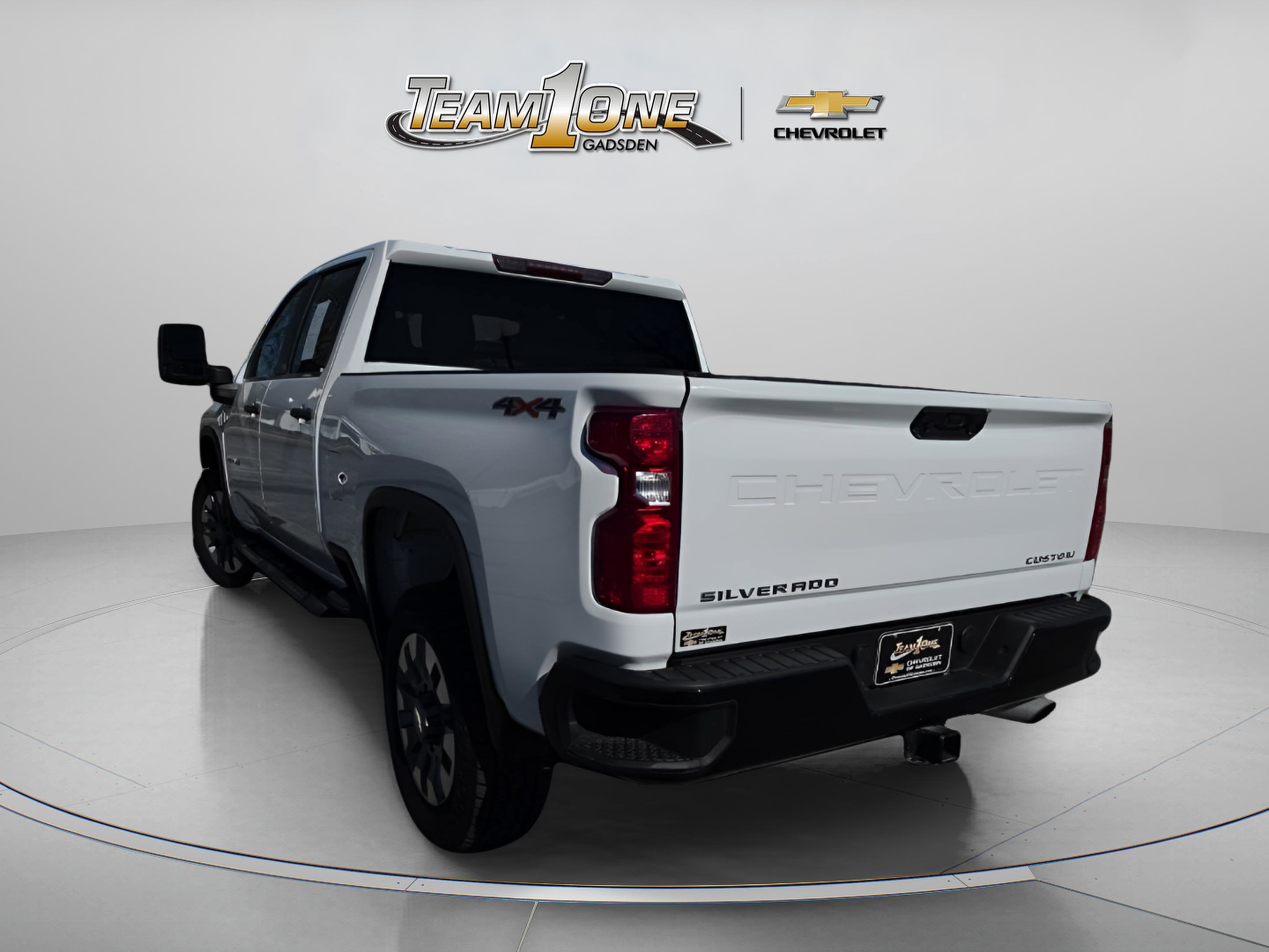 Used 2023 Summit White Chevrolet Custom image 4