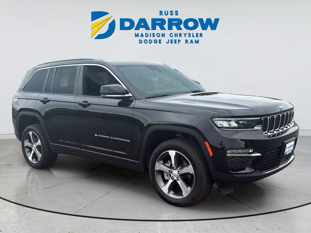 Certified Used 2025 Black Jeep Limited image 7