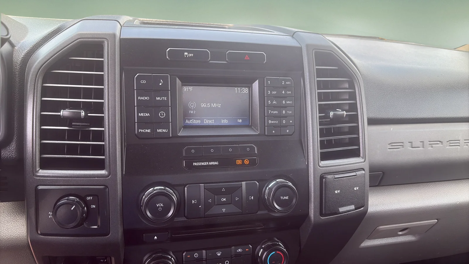 Used 2018 White Ford XL image 12