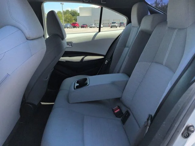 Used 2020 White Toyota SE image 13