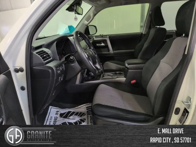 Used 2022 White Toyota SR5 image 10