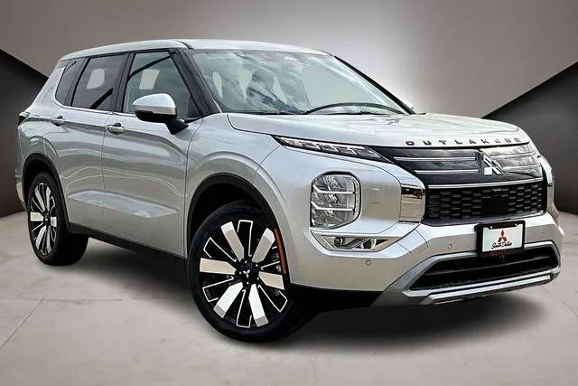2026 Mitsubishi Outlander SE - Photo 2