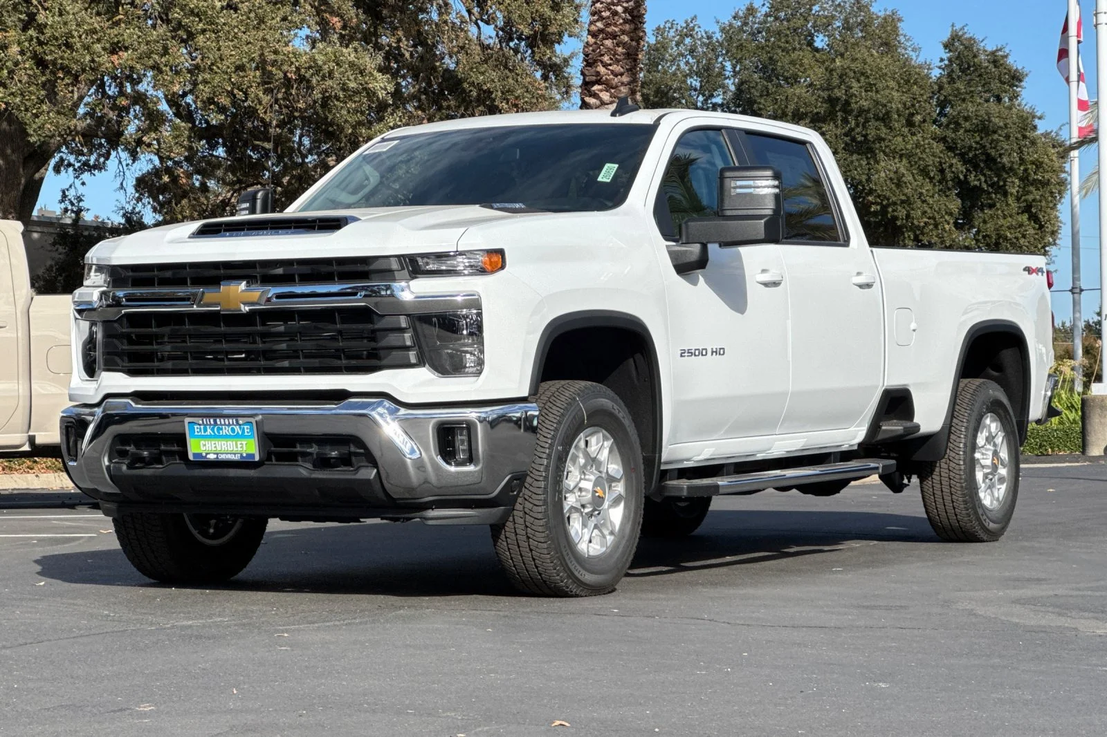 2026 Chevrolet Silverado 2500 HD LT view 7