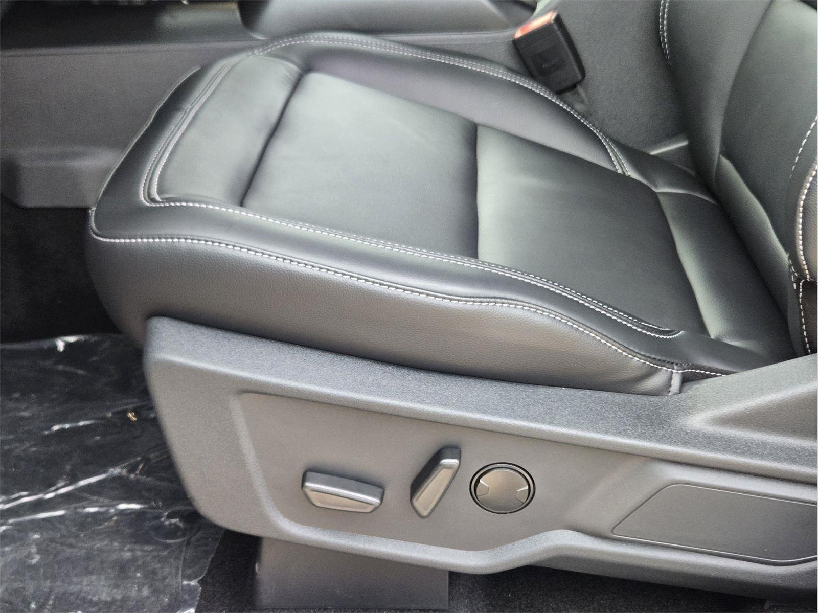 New 2026 Avalanche Gray Ford Outer Banks® image 16