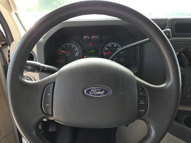 Used 2013 White Ford Base image 17