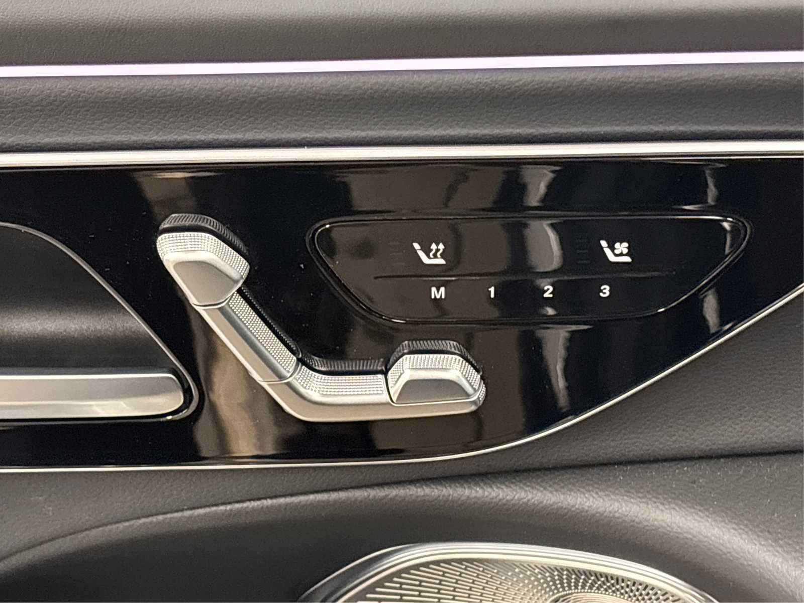 New 2025 Obsidian Black Metallic Mercedes-Benz E 450 image 22