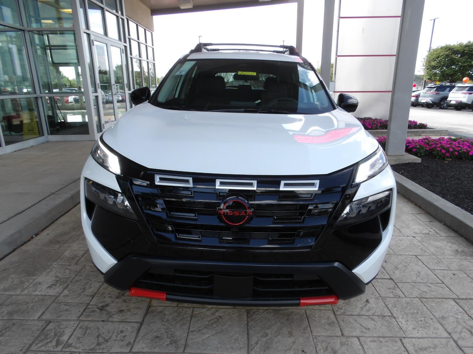 New 2026 Everest White Pearl TriCoat Nissan Rock Creek® image 2