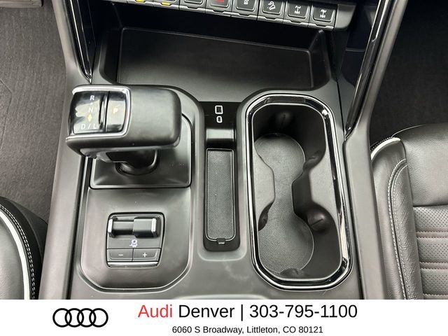 Used 2024 White GMC AT4X image 19
