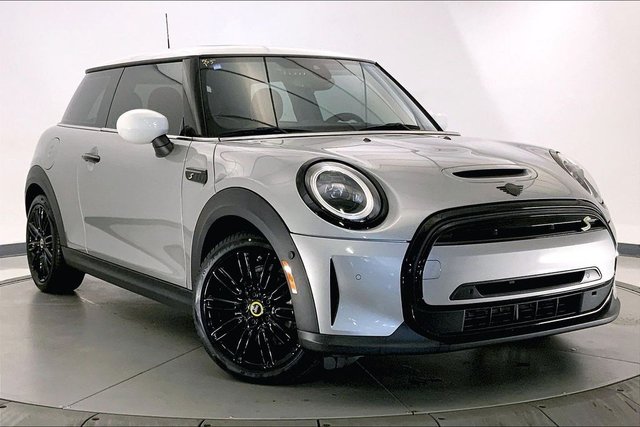 2023 MINI Hardtop Cooper SE's photo