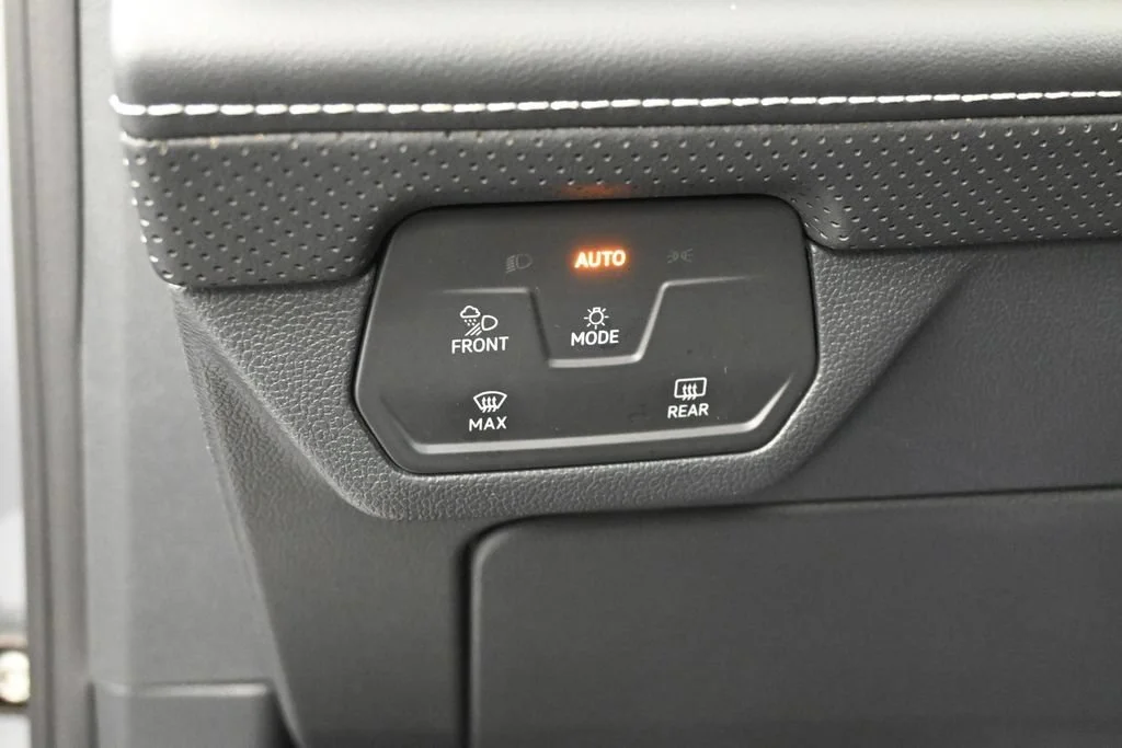 Used 2024 Gray Volkswagen 2.0T SE w/Technology image 16